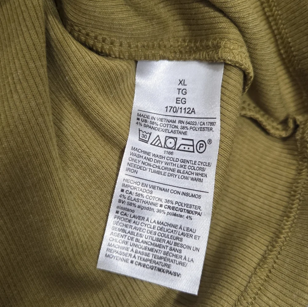 Snug Long-Sleeve Crew-Neck T-Shirt - Picture 11 of 11